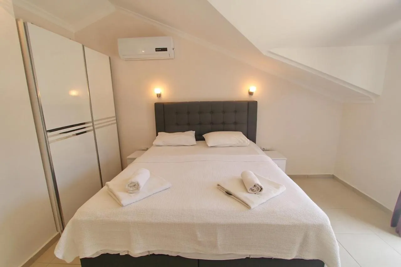 Alina Apartment 0*, フェティエ